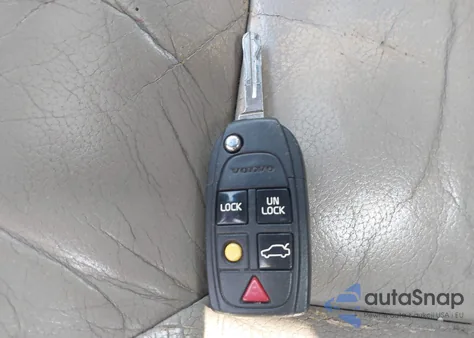 2005 Volvo S60 2.5T Awd из США, поврежденный, VIN YV1RH592652455412